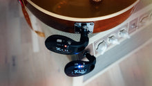 Load image into Gallery viewer, Xvive Audio U2 Digital Wireless Guitar System - GuitarPusher
